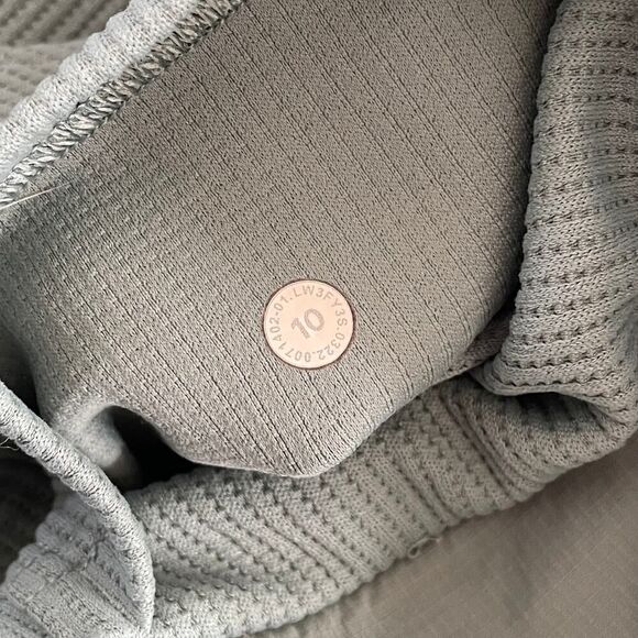 Lululemon Adaptable Fit Full-Zip Jacket Tidewater Teal - Size: 10 - Picture 6 of 13